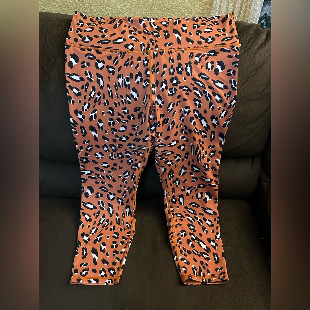 Fabletics Define PowerHold® High-Waisted 7/8 Legging Burnt Ochre Wavy Leo Sz 2X